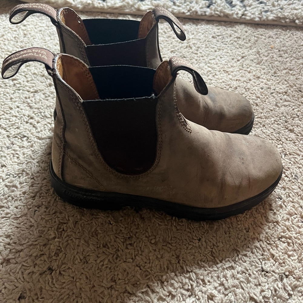 Blundstone original 585 boots in rustic brown. Size 5 AUS/ 8 USA